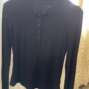 i am selling a long sleeve, worn once size M